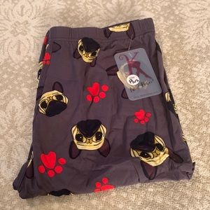 Buskin’s “French Kiss” capri Leggings